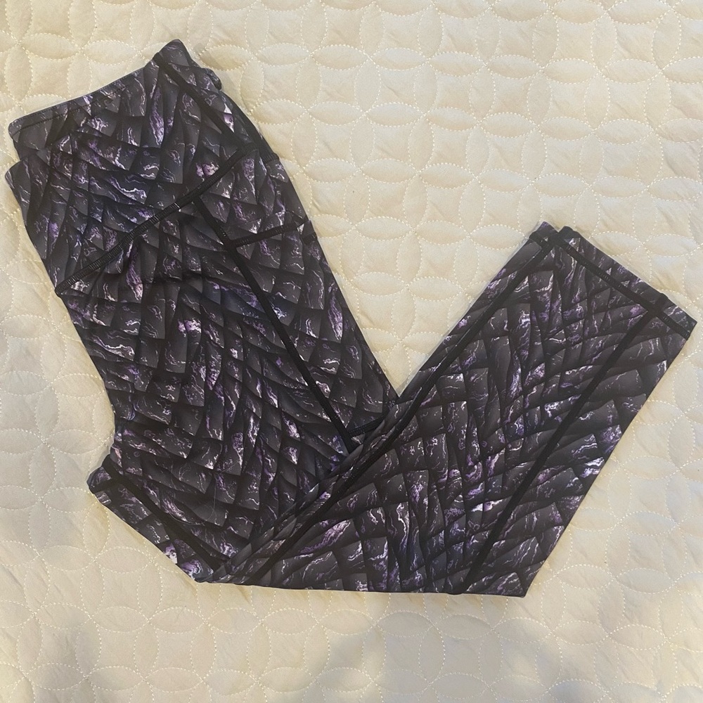 Constantly Varied Capri Leggings